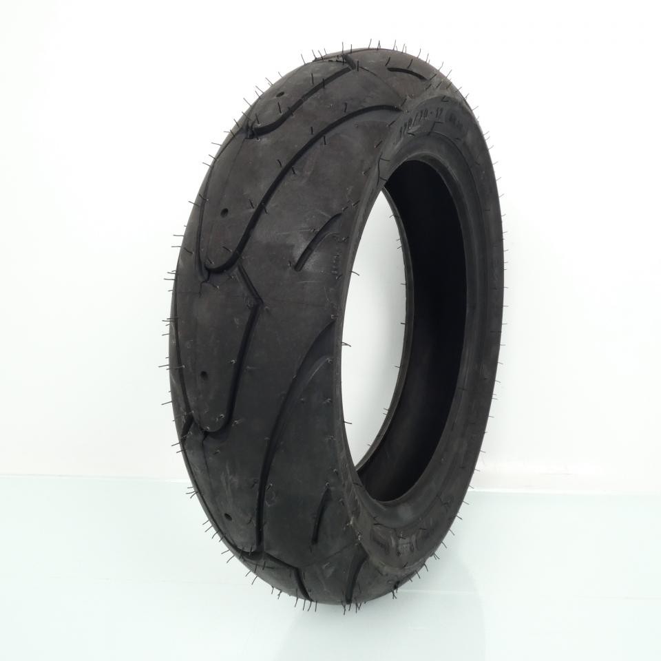 Pneu scooter 120/70-12 Michelin Bopper pour remplacer un pneu usé et éviter les glissades