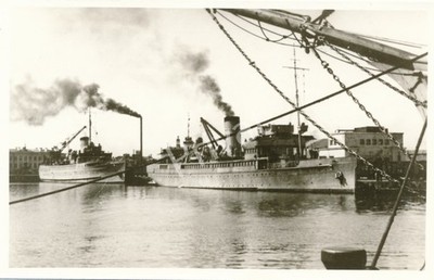 Foto Kriegsmarine Minenschiff Kaiser und Seebäderschiff Roland Abö Hafen M1.82