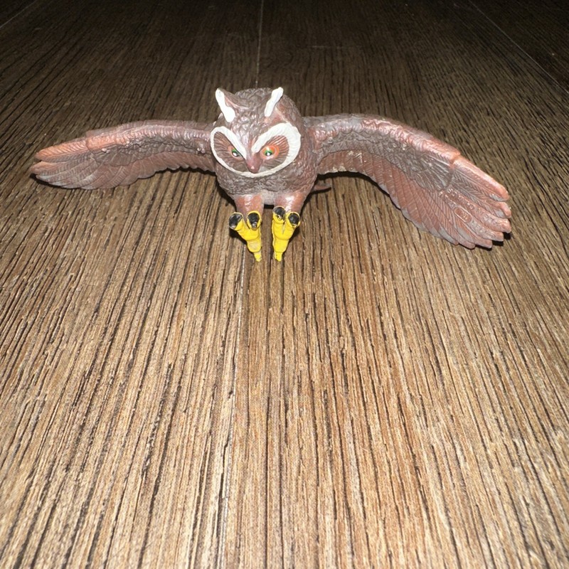 1994 OWL DETAILED ANIMAL TOY FIGURE