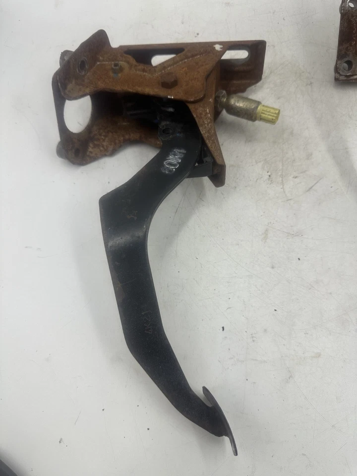 94-01 ACURA INTEGRA 92-00 CIVIC OEM PEDAL EMBRAGUE FRENO GASOLINA MONTAJE MANUAL 5 VELOCIDADES Foto 2 de 3