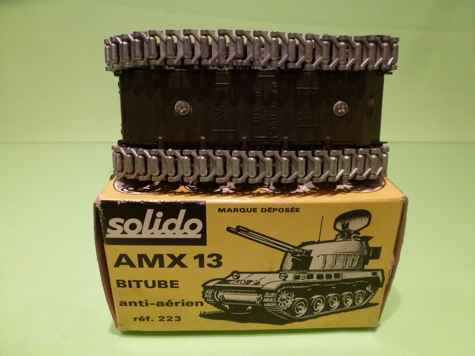 Miniature Solido Militaire N°249, Char AMX Bitube Anti-aérien, échelle 1/50, état Parfait
