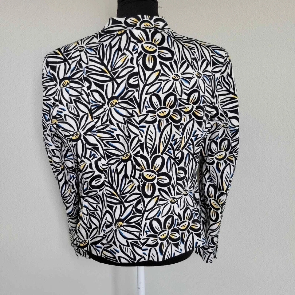Chaqueta Blazer Jones Wear Elastizada Blanca Floral Foto 4 de 4