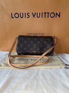 vertical camera bolsa lacoste