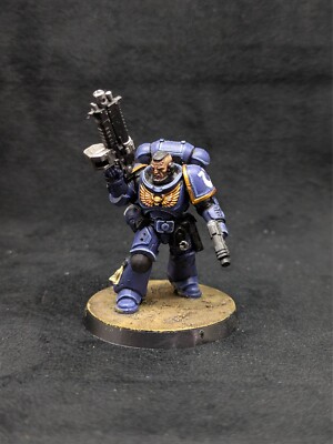 056 Lieutenant Dark Imperium Ultramarines Primaris Space Marines gut bemalt