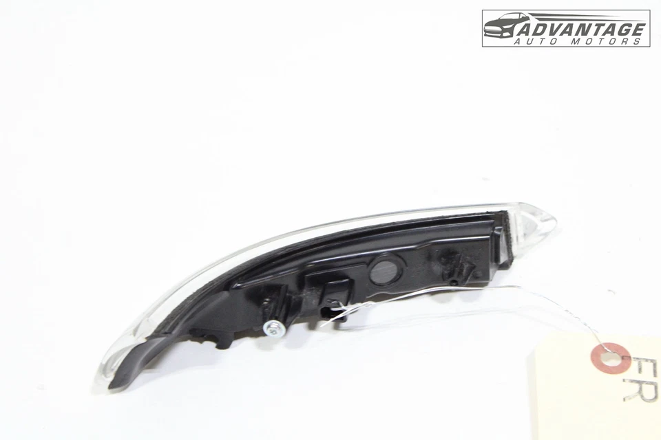 2020 - 2025 凯迪拉克 CT4 前右乘客侧旋转信号灯原始设备制造商 — 第 2/4 张图片