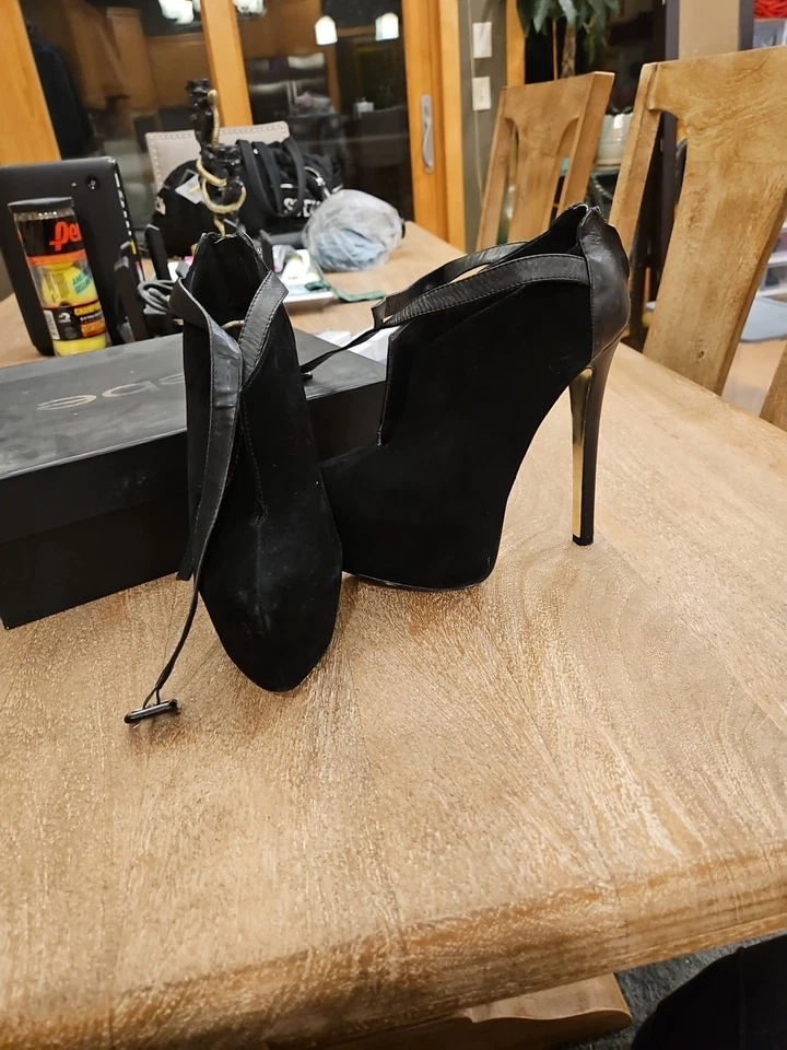 Bebe Tacón Alto Negro 8 Foto 2 de 4