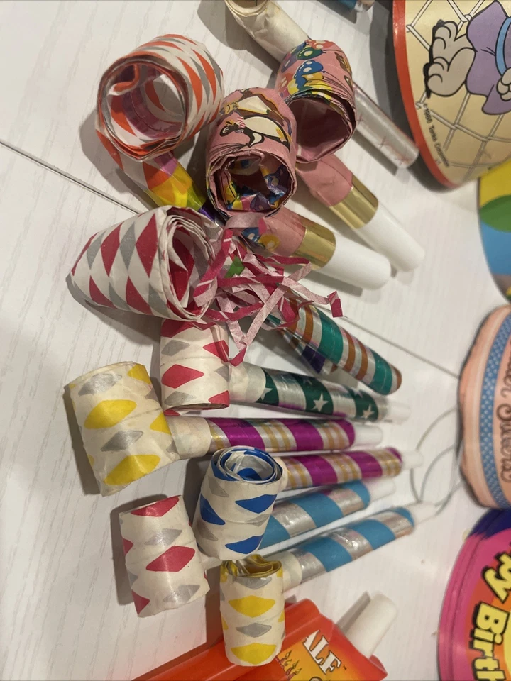 Raro De Colección Libra Cachorros Fiesta de Cumpleaños Sombreros Mickey Mouse Critter Sitters Muppets Foto 3 de 4