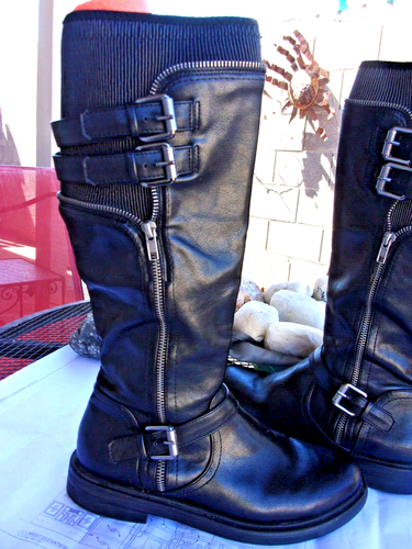 WHITE MOUNTAIN TALL FLAT BLACK BOOTS /BUCKLES ZIPPERS SIZE 9 EUC MOTO/RIDING - Picture 2 of 11