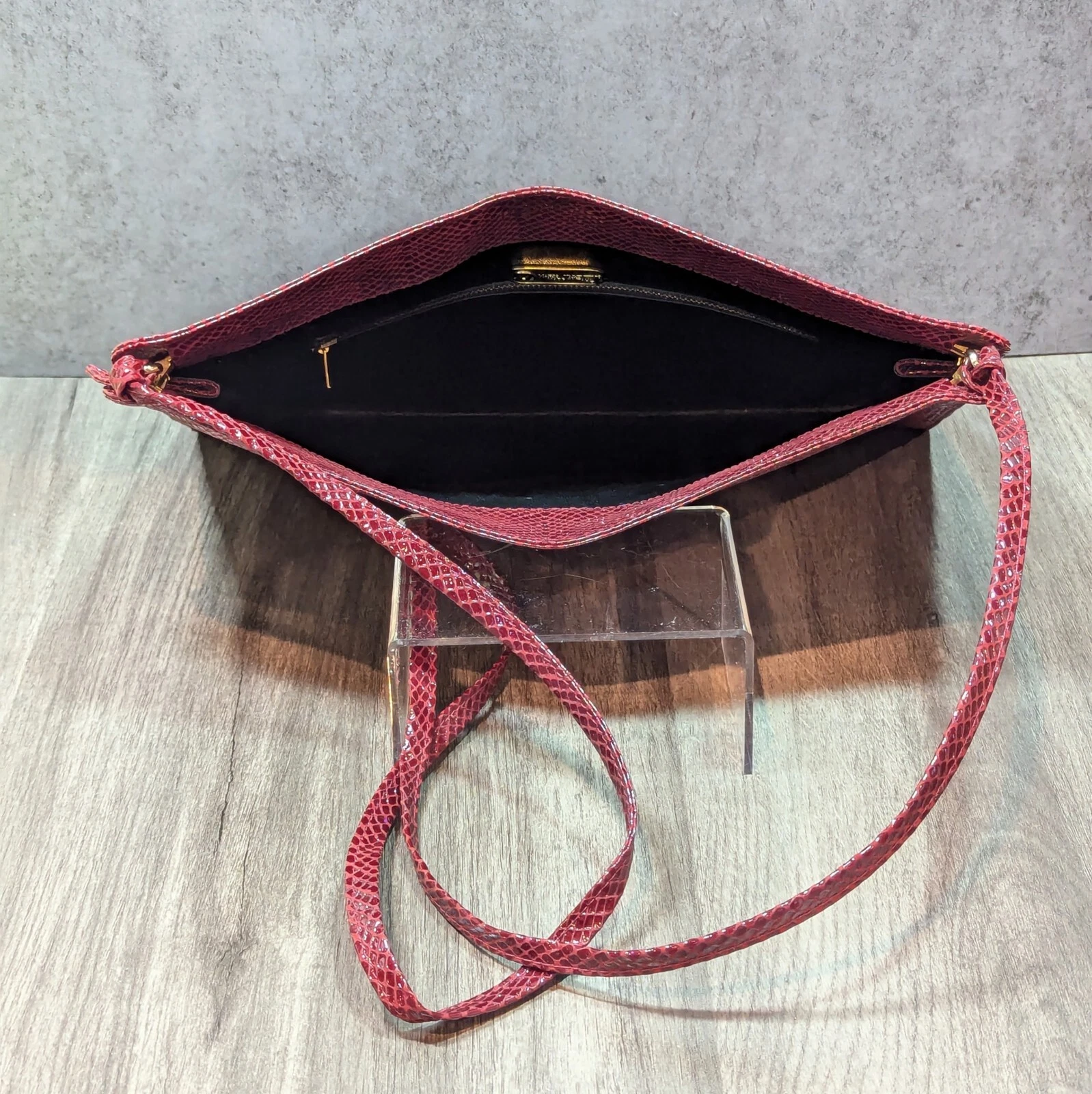 Pochette borsa a tracolla vintage Mario Valentino modello serpente rosso in pelle con cerniera italiana