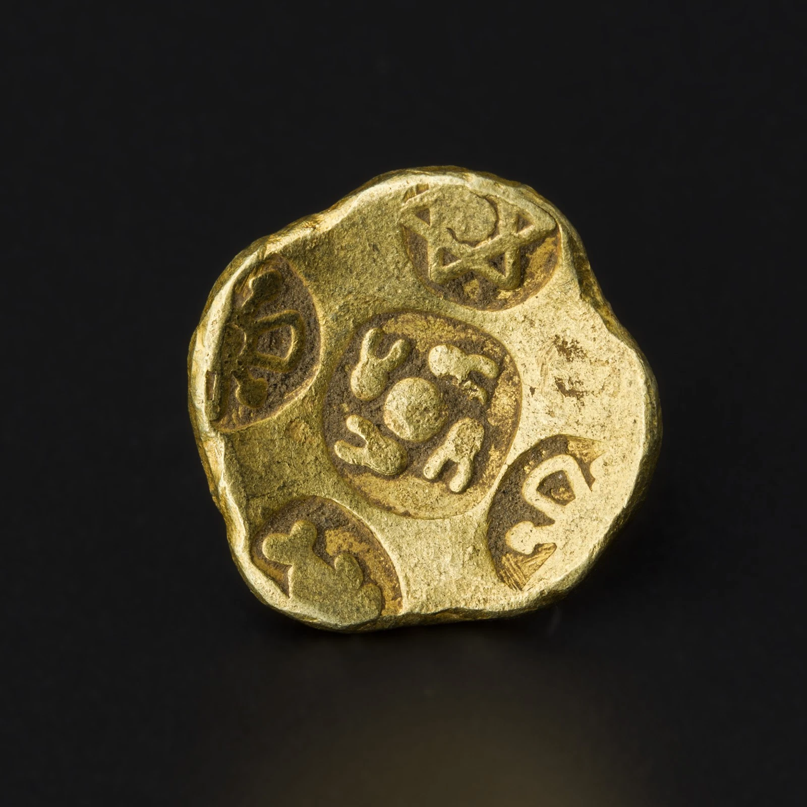 Miniatura video 2: mapa estilizado con rutas comerciales y tipografía sans bold