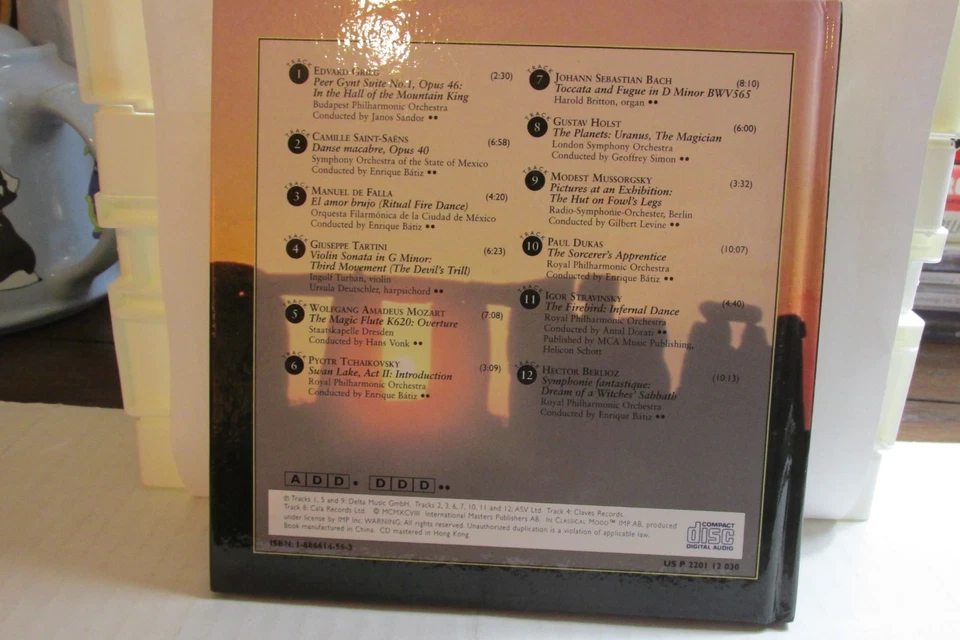 Vintage The Classical Mood (CD + Guide) # 30 Myth & Magic Foto 2 de 3