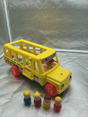 Vintage Fisher Price Little People Play Family School Bus #192 1965 4 FiguresEuc