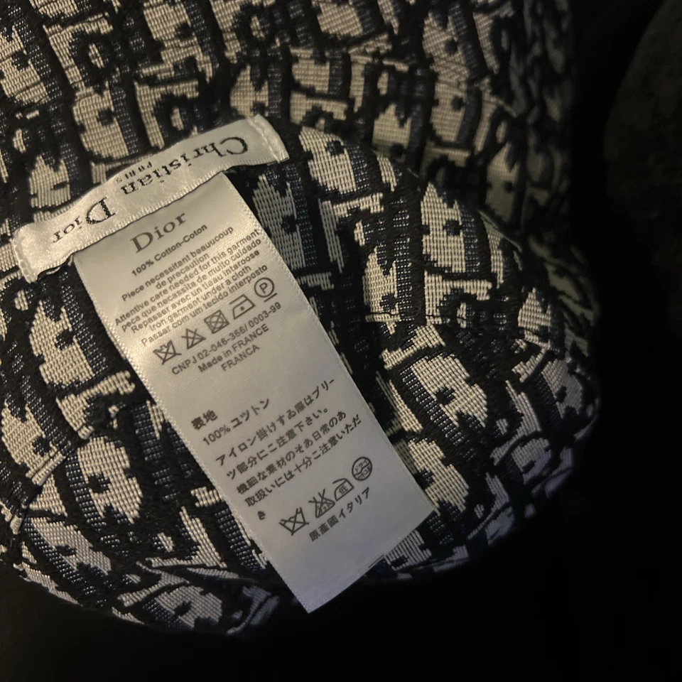 Sombrero cubo Christian Dior oblicuo azul marino oscuro - Envío al día siguiente Foto 4 de 4