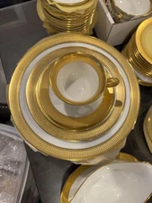 Lenox Oxford Bone China Maldon Gold Encrusted, ELEGANT For 18 People