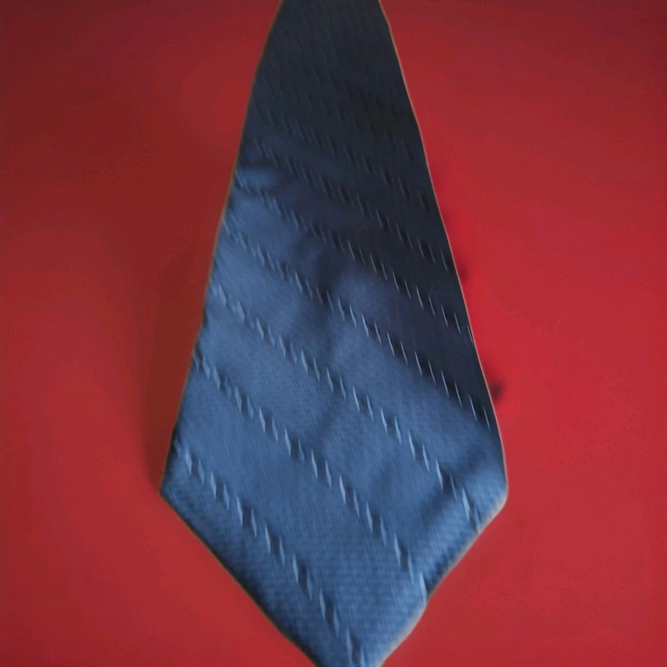 Nautica 男式领带意大利丝绸黑色带银色条纹纹理 56X4 — 第 2/4 张图片