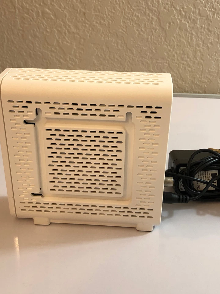 ARRIS SURFboard SB8200 DOCSIS 3.1 10 Gbps Cable Modem NOT FOR COX - Image 2 of 4