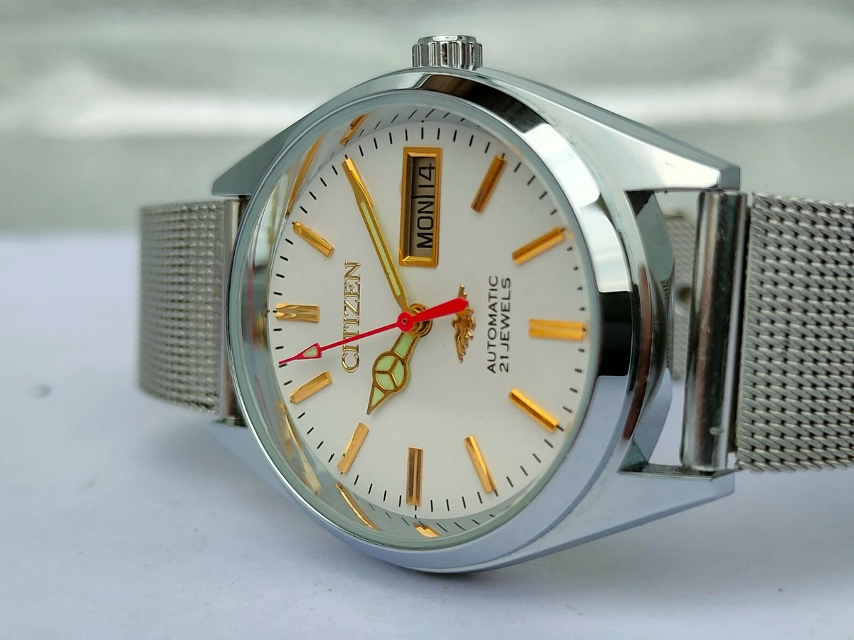 White citizen shop watch