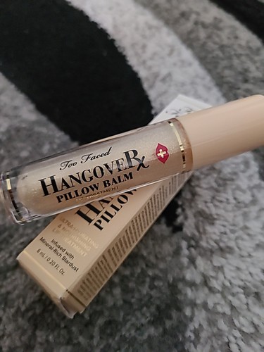 NEW Too Faced Hangover Pillow Balm Ultra-Hydrating Lip - Very Vanilla - Picture 3 of 3