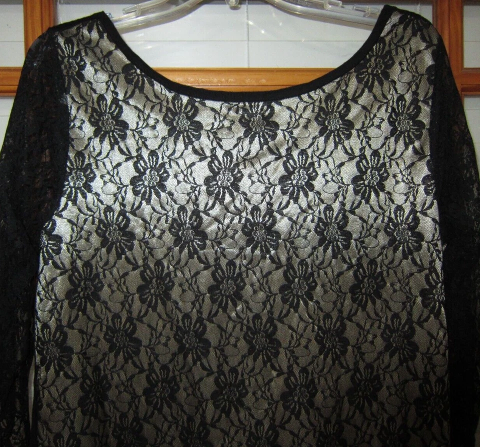 Blusa top August Silk XL de seda con encaje floral dorado negro Foto 2 de 4