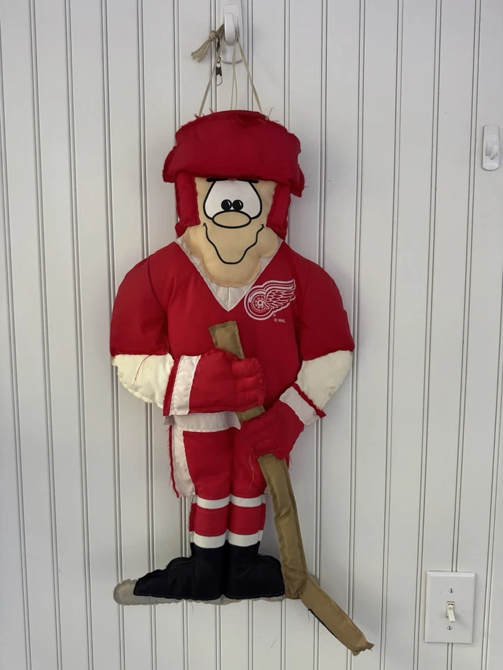 Vintage 90’s Detroit Red Wings Hockey Player Nylon Wind Sock 25” Flag Fan Decor - Image 2 of 4
