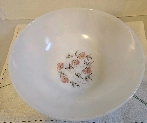 Vintage Anchor Hocking Fire King White  Glass  Serving Dish 8" Round