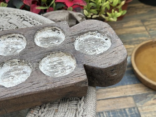 Ancient 1700’s Wooden Carved Mankala Game Plater Lime Painted 30 X 7.5 X 3 Inch - Picture 13 of 13