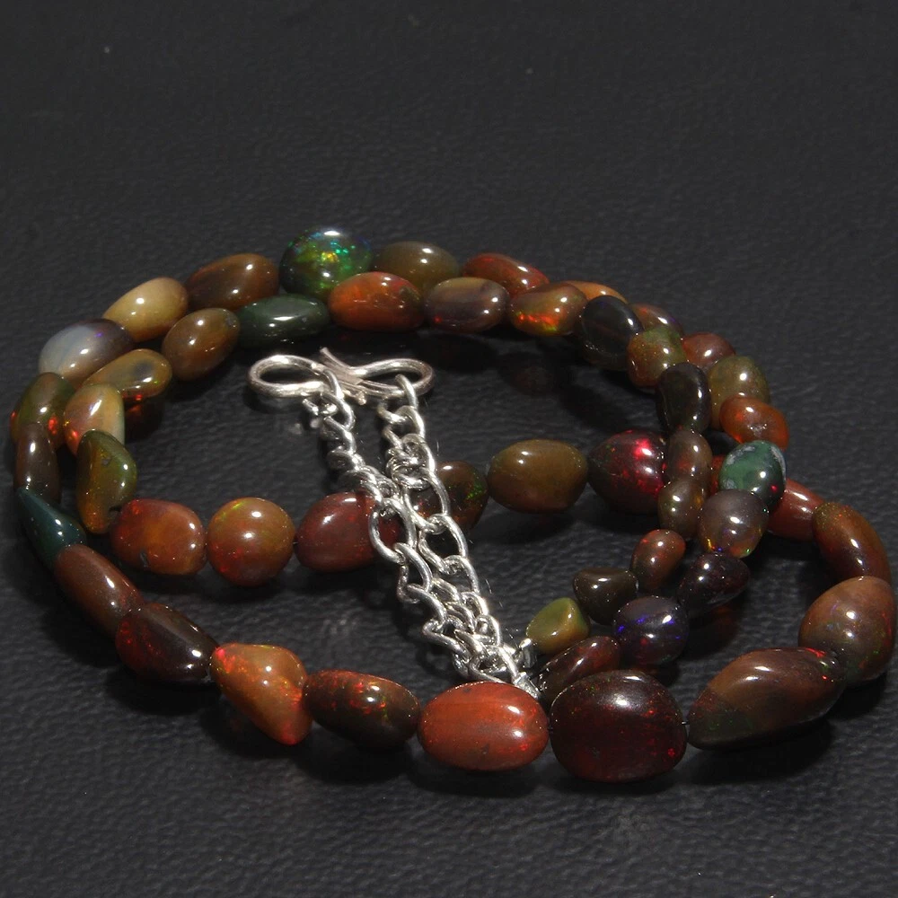 Collier lisse opale de feu Welo noire éthiopienne suprême pierre précieuse opale tombée
