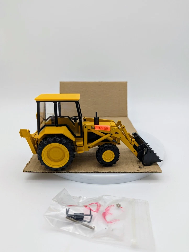 1/35 Conrad Massey Ferguson MF 50H Tractor Backhoe Loader - Image 2 of 4