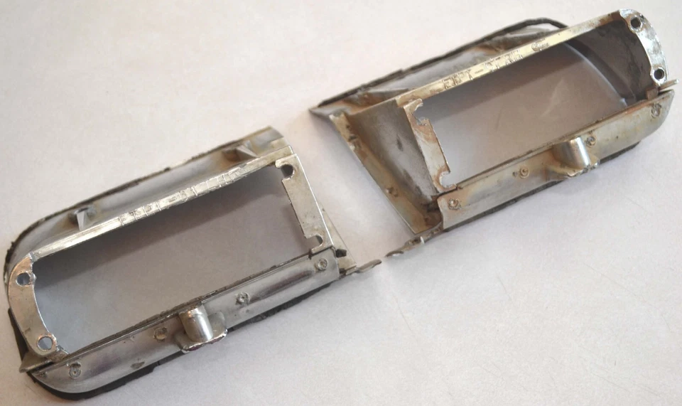 Carcasas de luz de estacionamiento con señal de giro delantera Ford Thunderbird 1961-1963, 1962 Foto 3 de 4