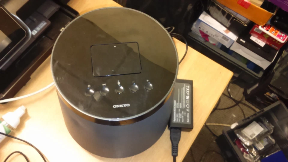 ONKYO RBX-500 DOCK for iPOD/iPHONE BLACK Bluetooth Speaker - Image 3 of 3