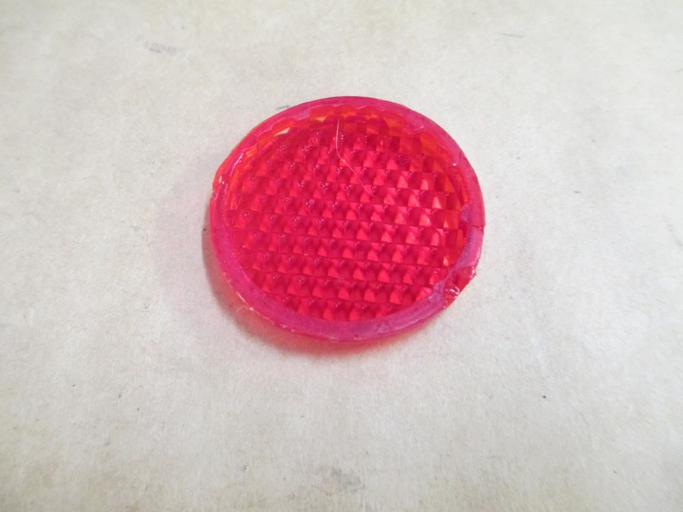 Reflector de luz trasera central Ferrari 275 GTB # TLT12R Foto 2 de 3