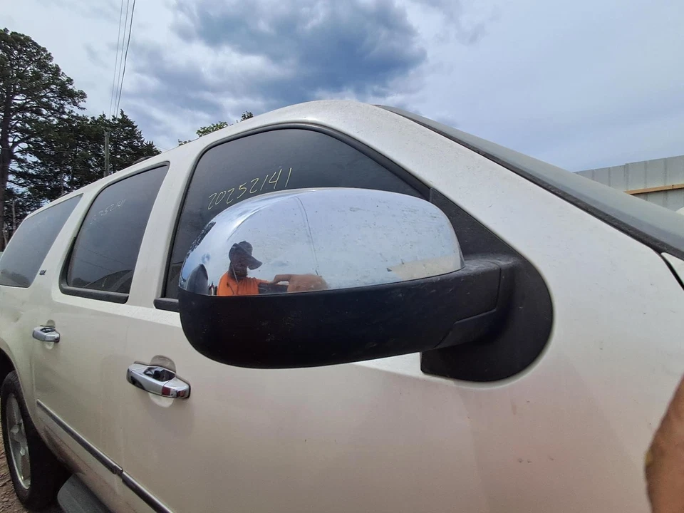 Used Right Door Mirror fits: 2009 Chevrolet Suburban 1500 Power w/turn signal w/ - Изображение 2 из 4