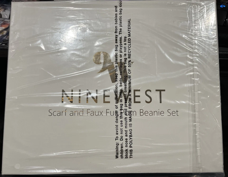 Conjunto de gorro Nine West a cuadros y puntada de diamante rubor para mujer Foto 3 de 3