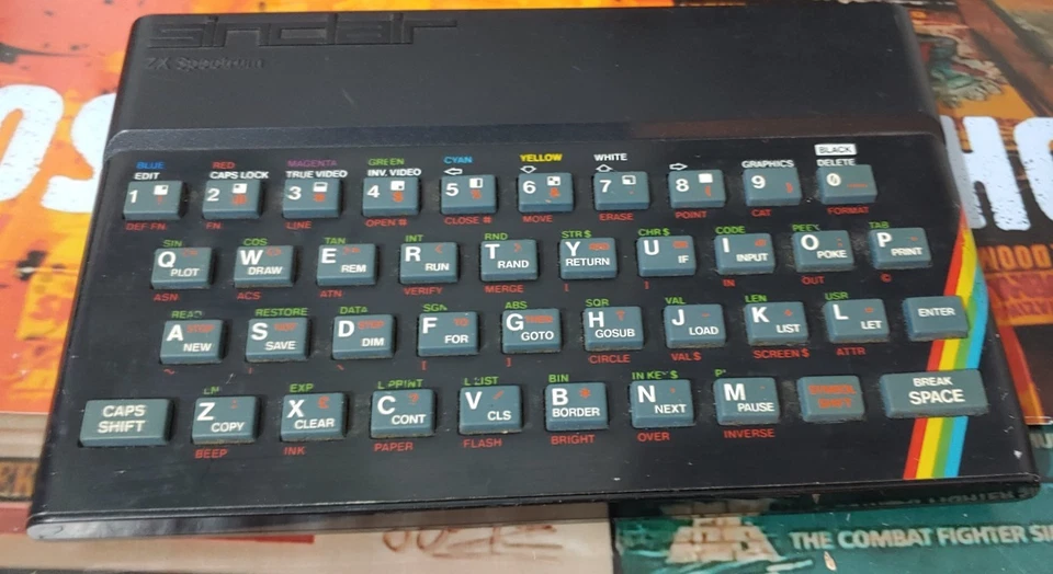 Sinclair ZX Spectrum (8-bit classic) with PA (teildefekt?) - Bild 2 von 4