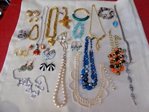 New ListingLot Vintage & Modern Costume Jewelry, wear, re-sell  Arts & Crafts 28 pc