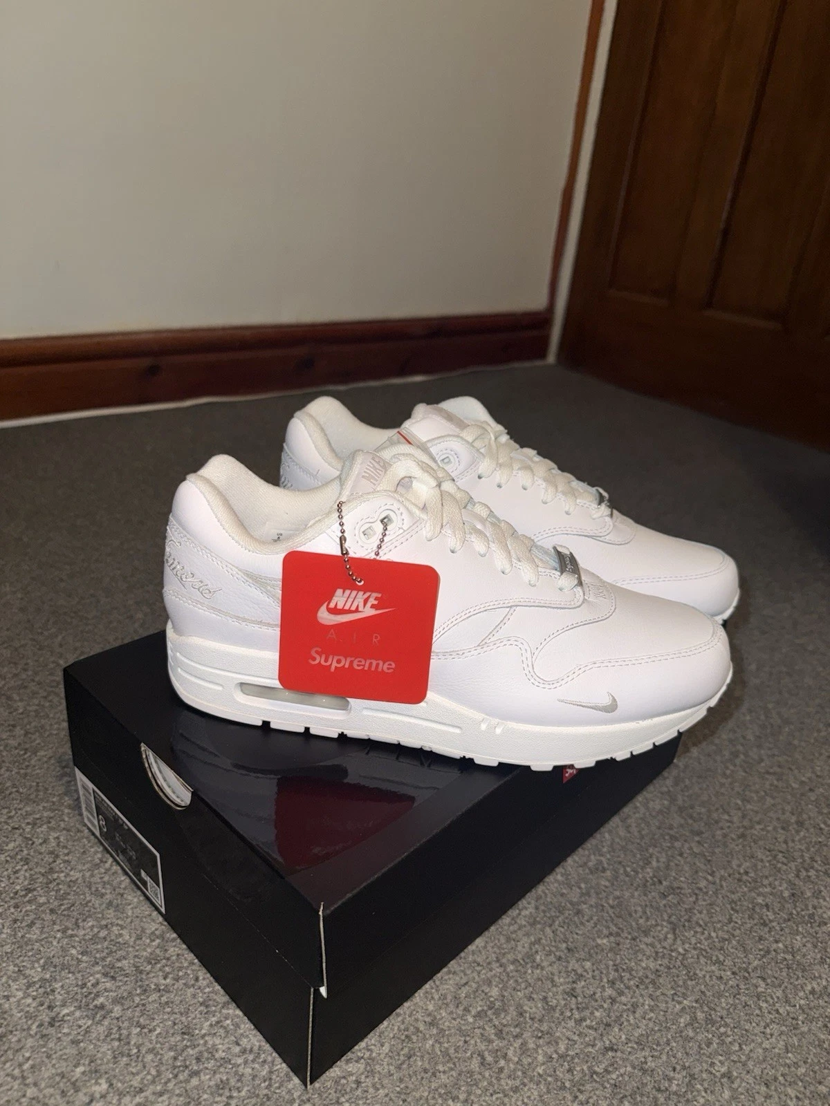 Air Max 1 Supreme Blanc   UK 7 ?