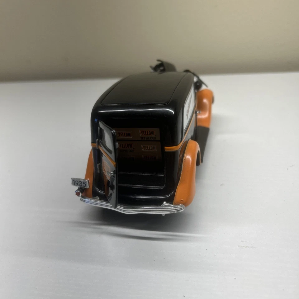 Ford sedán 1935 CROWN PREMIUMS 1/24 amarillo tránsito furgoneta de reparto Foto 4 de 4