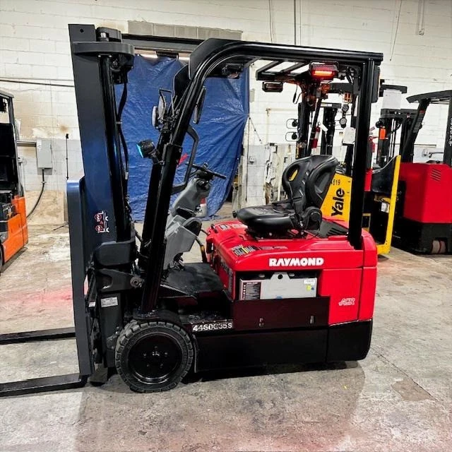 2021 Raymond 4460C35S 3500lb Used Forklift Triple Mast Sideshift 4024 Hours - Image 2 of 4