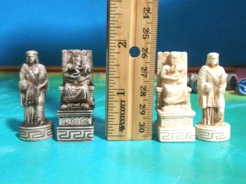 THE EMPIRE OF GREECE Dikas Chess Pieces Set Miniature Art Statues - Picture 8 of 10