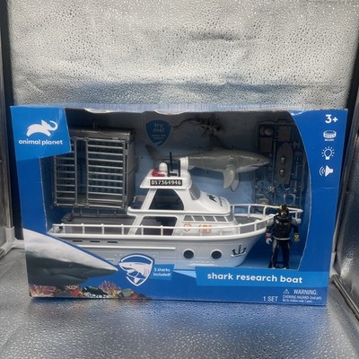 Animal Planet Shark Research Boat Playset with 2 Sharks, Lights & Sound NEW