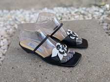 Vintage Bellini Black  White W/Floral Accent Kitten Heel Slip On Sandals 7M