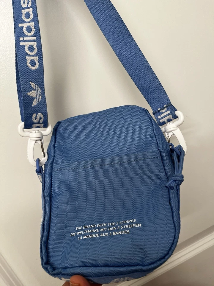 Черная сумка через плечо adidas - унисекс - Изображение 3 из 3