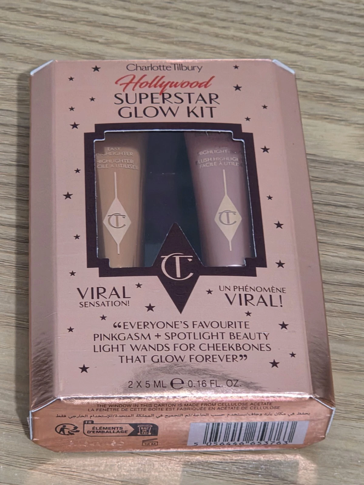 Charlotte Tilbury Hollywood Superstar Glow Kit Gift Set Beauty Light Wand Duo
Opens in a new window
