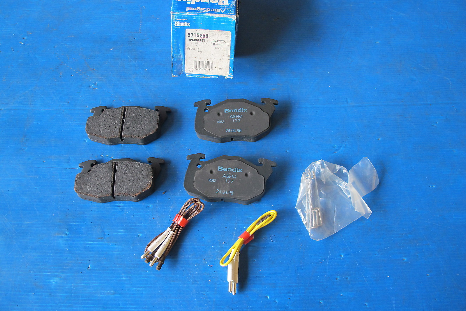 Plaquettes de freins avant Bendix pour Peugeot 306 jeu de 4 pièces d'origine