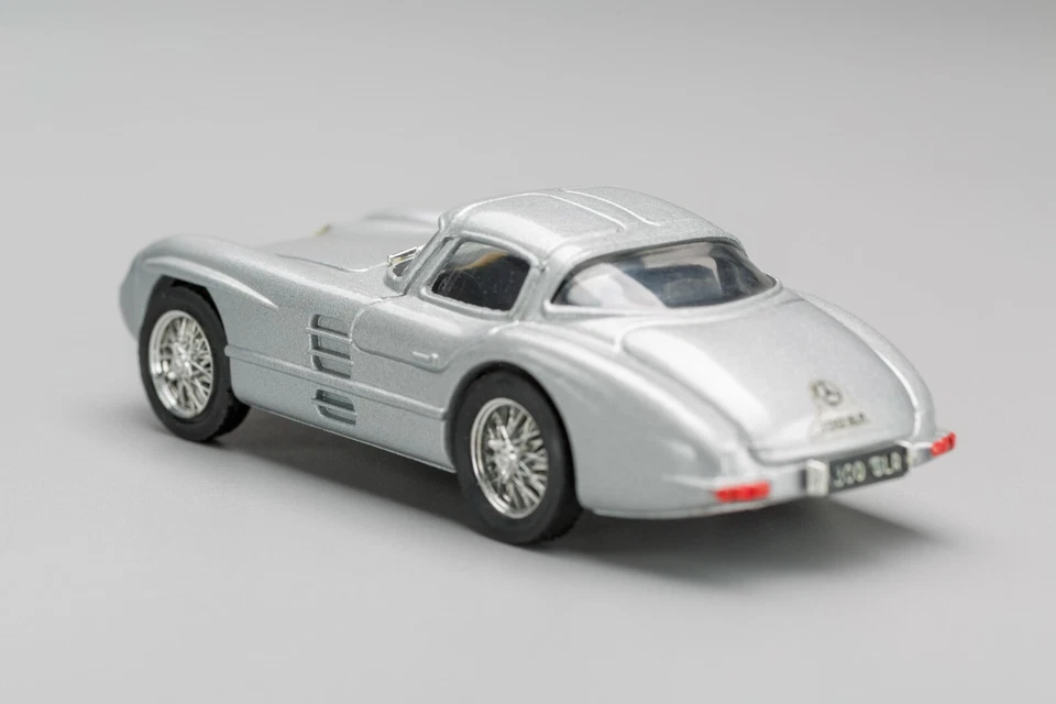 MERCEDES-BENZ 300 SLR Coupé Silver 1955 BRUMM 1:43 - Imagen 4 de 4