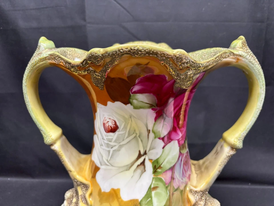Jarrón antiguo de porcelana pintado a mano Nippon "ROSAS" asas de moriaje dorado ~ 12 1/2 Foto 2 de 4