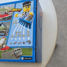 NEW SEALED LEGO City Airport Air Show 60103 Complete Set Box 670pcs Ages 6-12