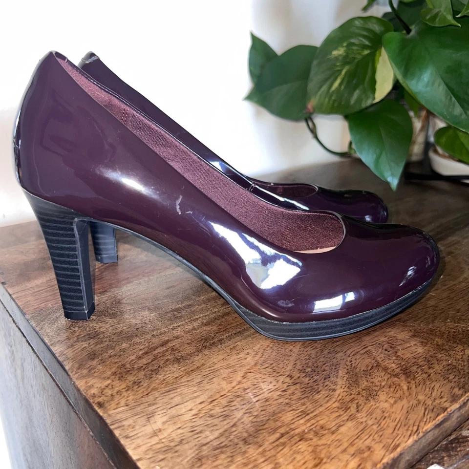 Nuevos zapatos de tacón Clarks Adriel Viola para mujer charol berenjena talla 7 Foto 3 de 4