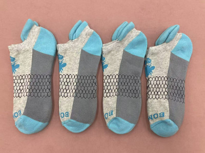 4 pairs Bombas Women's  All-Purpose Ankle socks Size Medium 8-10 Grey/Blue