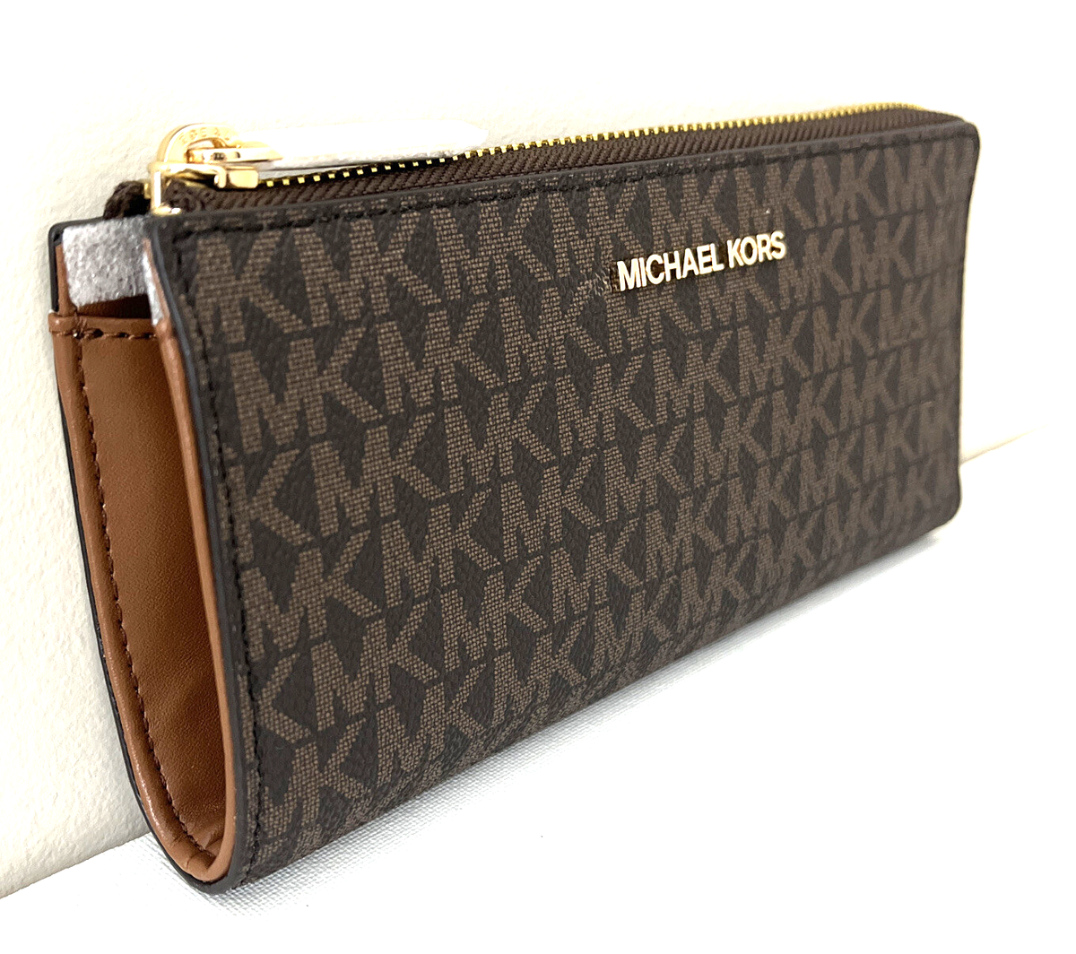 New Michael Kors Jet Set Travel Large Logo Quarter-Zip wallet